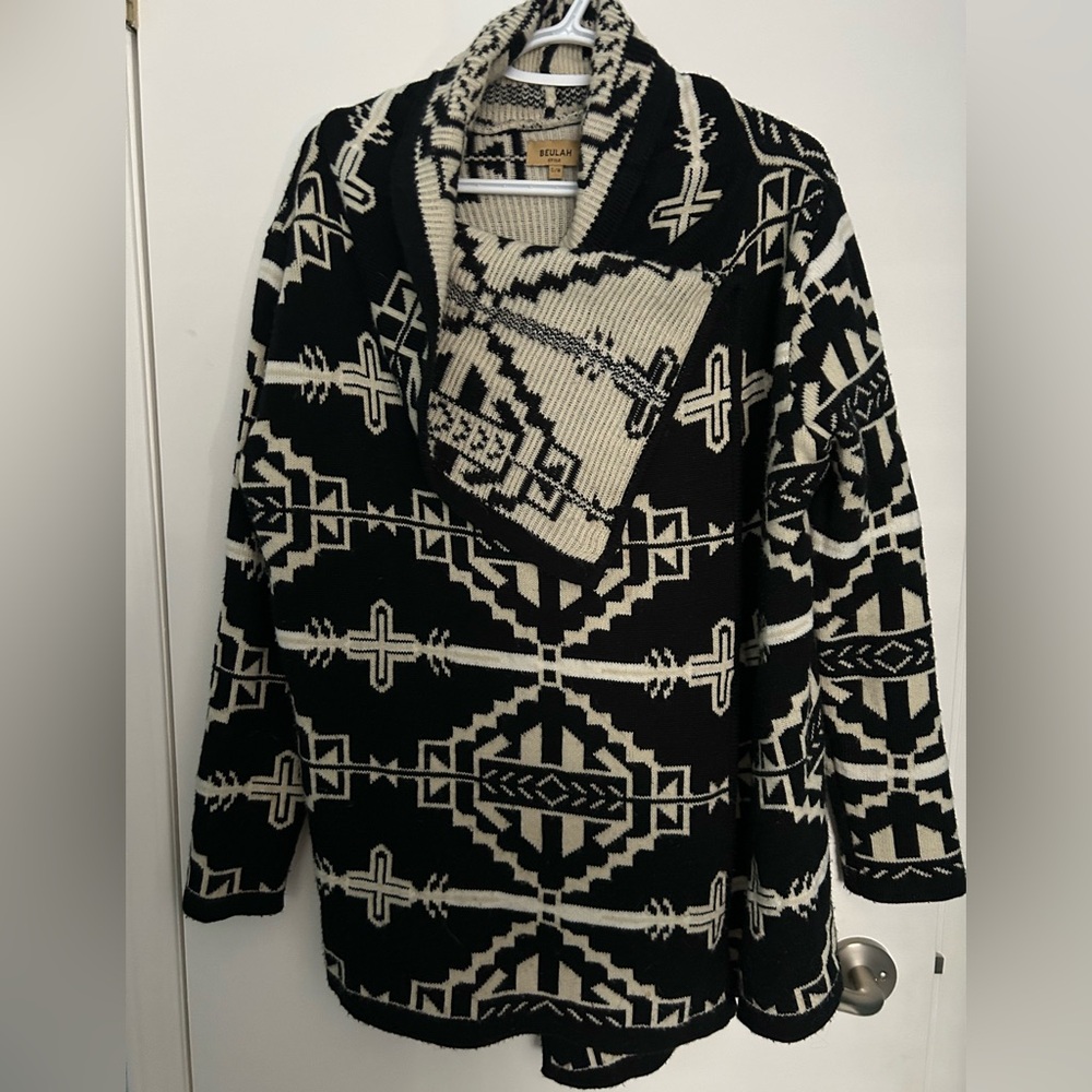 Beulah Black and Cream Women’s Wool Blend Wrap Sweater Cardigan.